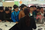 Bi hài trong ngày đầu bán iPhone 5S 